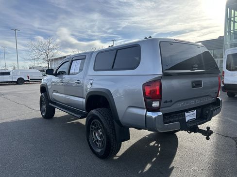 Used 2018 Toyota Tacoma TRD Off-Road image 3