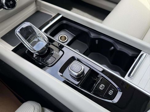 New 2026 Volvo XC60 T8 Ultra w/ Protection Package Premier AWD/4WD image 6