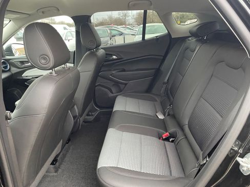 Used 2025 Chevrolet Trax LT image 24