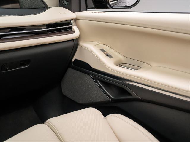 New 2027 Lincoln Navigator Reserve w/ Jet Appearance Package AWD/4WD image 31