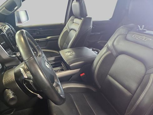Used 2022 RAM 1500 Laramie AWD/4WD image 17