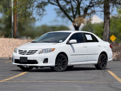 Used 2013 Toyota Corolla LE FWD image 1