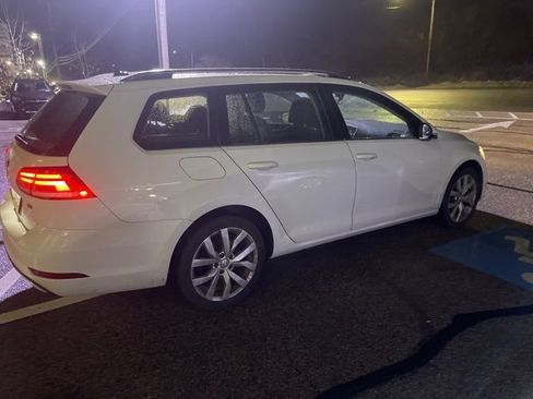 Used 2018 Volkswagen Golf SEL image 7