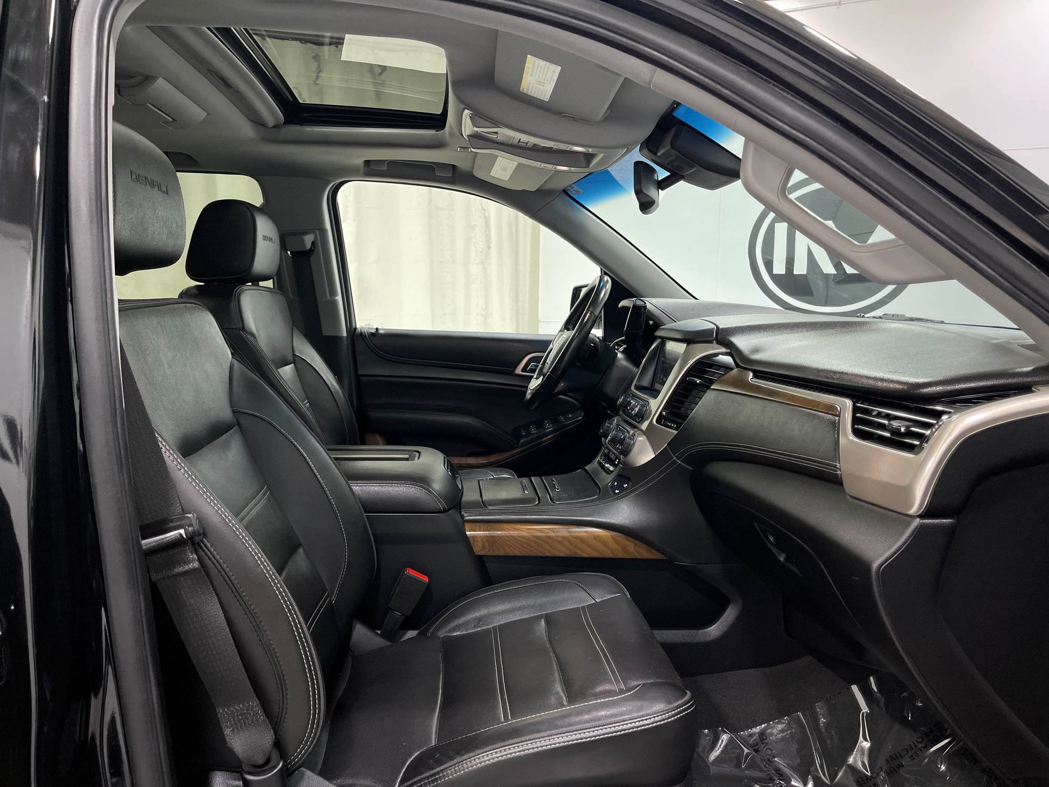 Used 2020 GMC Yukon XL Denali w/ Denali Ultimate Package AWD/4WD image 35