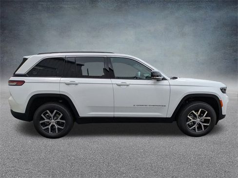 New 2025 Jeep Grand Cherokee Limited w/ Trailer Tow Package image 3