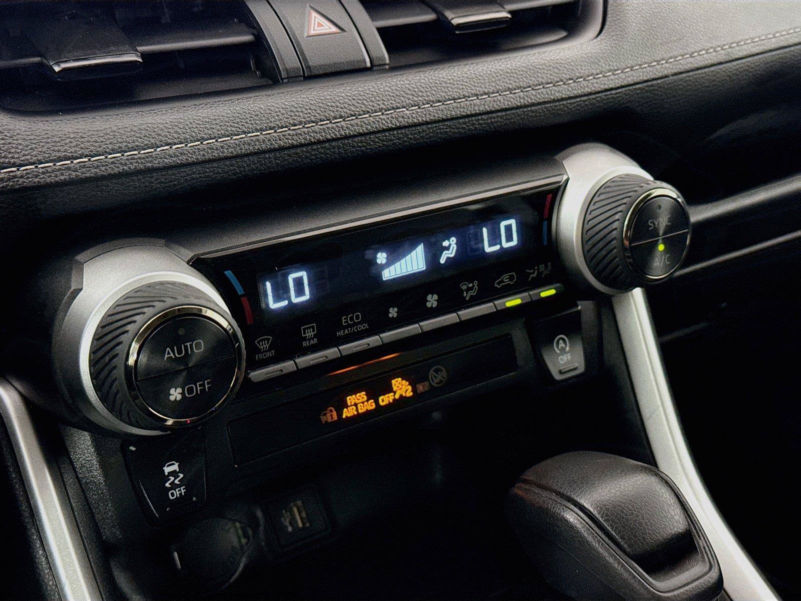 Certified 2025 Toyota RAV4 XLE FWD image 24