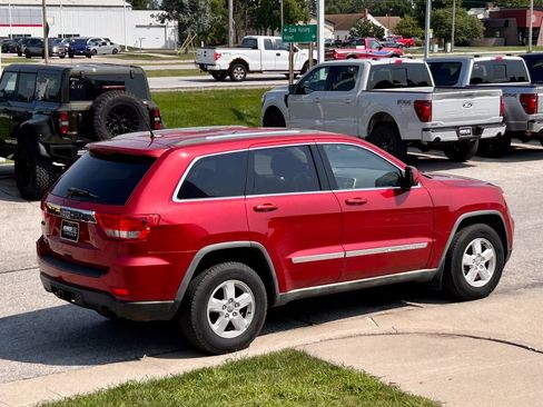 Used 2011 Jeep Grand Cherokee Laredo w/ Security & Convenience Group AWD/4WD image 6
