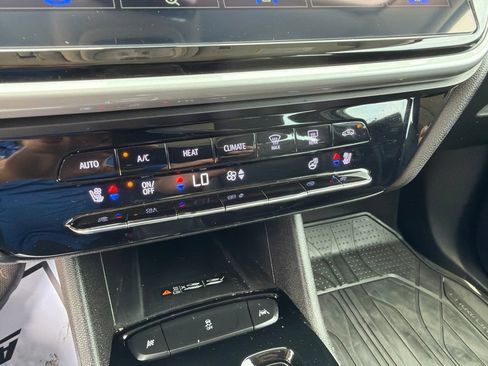 Used 2023 Chevrolet Bolt EUV Premier w/ Sun & Sound Package FWD image 30