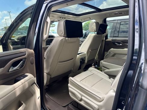 Used 2024 GMC Yukon XL Denali w/ Advanced Technology Package AWD/4WD image 13