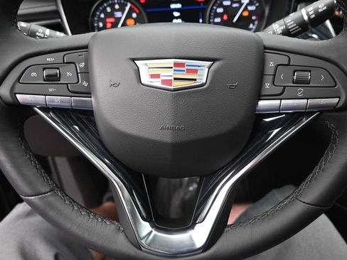 Used 2024 Cadillac XT6 Premium Luxury w/ Technology Package AWD/4WD image 31