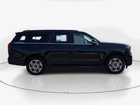 Used 2025 Ford Expedition Max Active AWD/4WD image 4