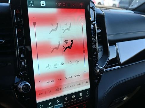 New 2025 RAM 2500 Limited image 30