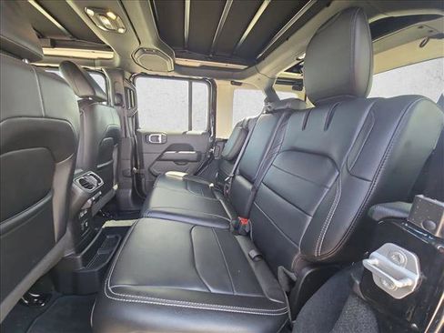 Used 2022 Jeep Wrangler Unlimited Sahara w/ Cold Weather Group AWD/4WD image 18