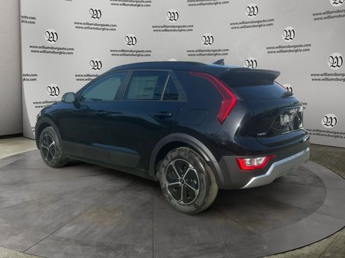New 2026 Kia Niro EX FWD image 3