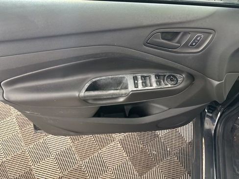 Used 2017 Ford Escape S FWD image 18