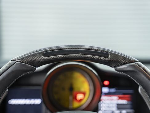Used 2016 Ferrari 488 GTB RWD image 32