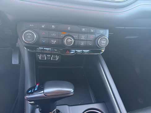 Used 2024 Dodge Durango GT AWD/4WD image 17