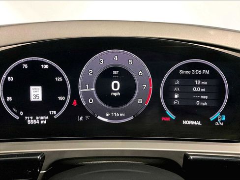 Used 2025 Porsche Cayenne image 21