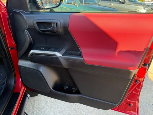 Used 2019 Toyota Tacoma SR5 image 26