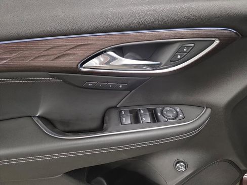 Used 2021 Buick Envision Avenir image 12