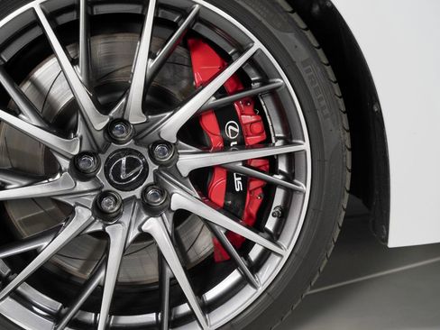 Used 2015 Lexus RC F Coupe w/ Performance Package image 19