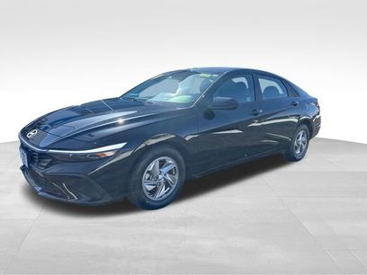 Used 2025 Hyundai Elantra SE