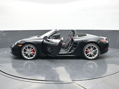 Certified 2025 Porsche 718 Boxster S image 29