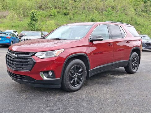 Used 2019 Chevrolet Traverse LT w/ LPO, Blackout Package AWD/4WD image 3