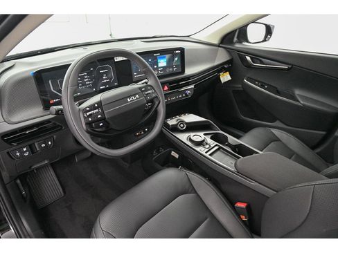 New 2025 Kia EV6 Wind image 18
