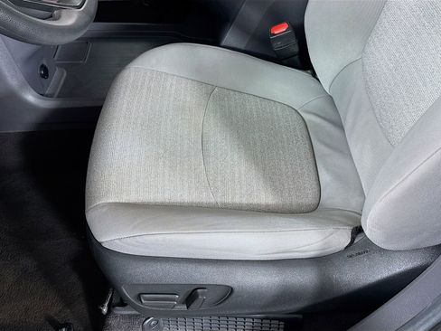 Used 2024 Toyota Sienna LE FWD image 18