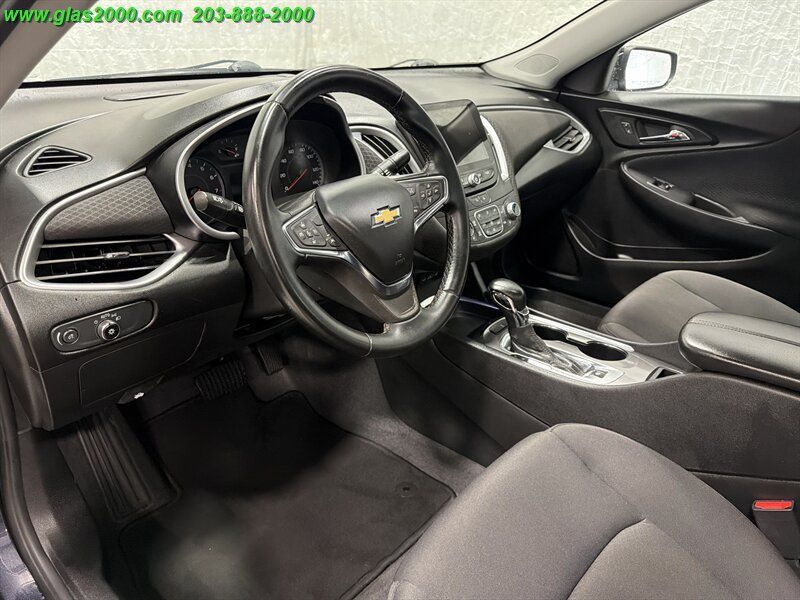 Used 2023 Chevrolet Malibu LT w/ Redline Edition FWD image 3