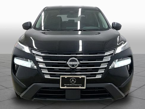 Used 2024 Nissan Rogue S FWD image 4