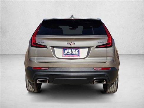 Used 2023 Cadillac XT4 Luxury w/ Cold Weather Package FWD image 7