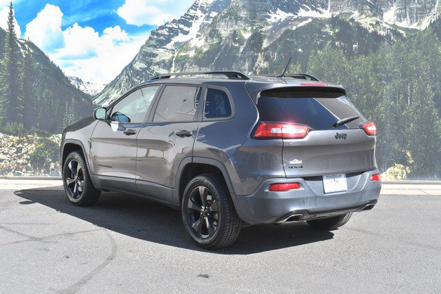 Used 2017 Jeep Cherokee Sport AWD/4WD image 9