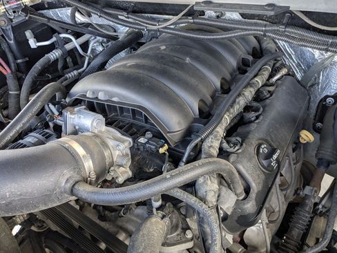 Used 2018 Chevrolet Silverado 1500 LT w/ Texas Edition AWD/4WD image 32