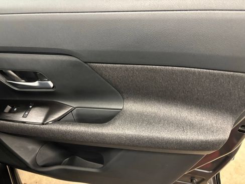 Used 2025 Nissan Kicks SV FWD image 21
