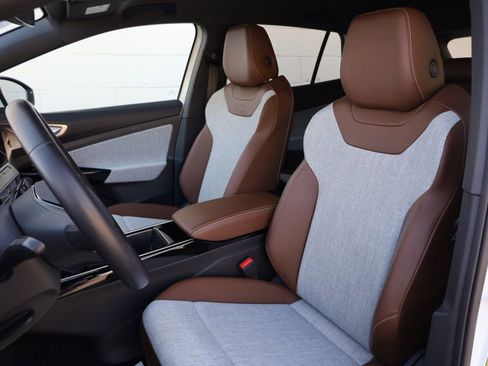 Used 2023 Volkswagen ID.4 Pro image 16