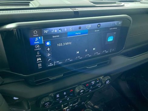 Used 2025 Jeep Gladiator Rubicon w/ Convenience Group image 7