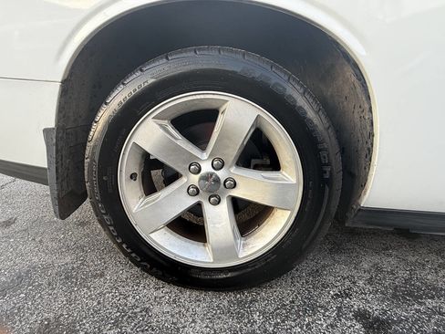 Used 2013 Dodge Challenger SXT RWD image 15