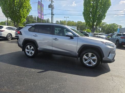 Used 2021 Toyota RAV4 XLE Premium AWD/4WD image 8