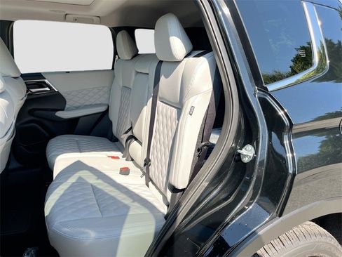 New 2025 Mitsubishi Outlander SEL image 26