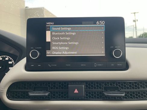 Used 2024 Honda HR-V LX image 9