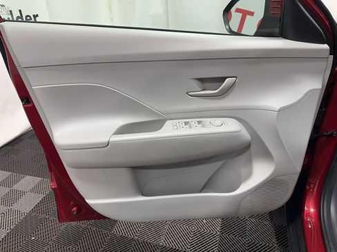 Used 2025 Hyundai Kona SEL image 23