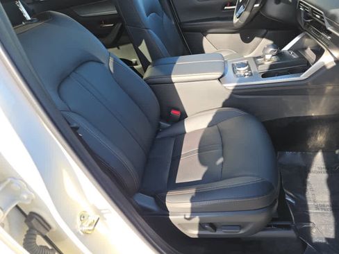 Used 2024 MAZDA CX-90 Plug-In Hybrid w/ Preferred AWD/4WD image 24