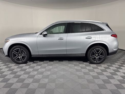 Used 2025 Mercedes-Benz GLC 350e 4MATIC image 9