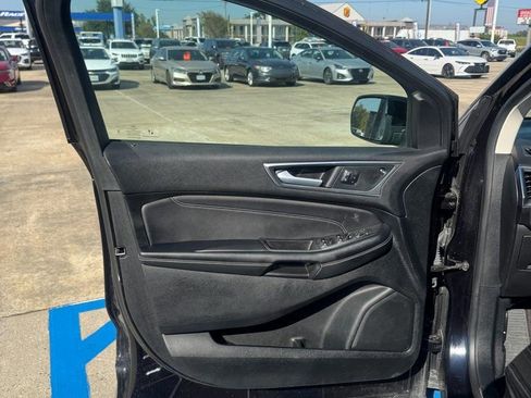 Used 2024 Ford Edge Titanium image 8