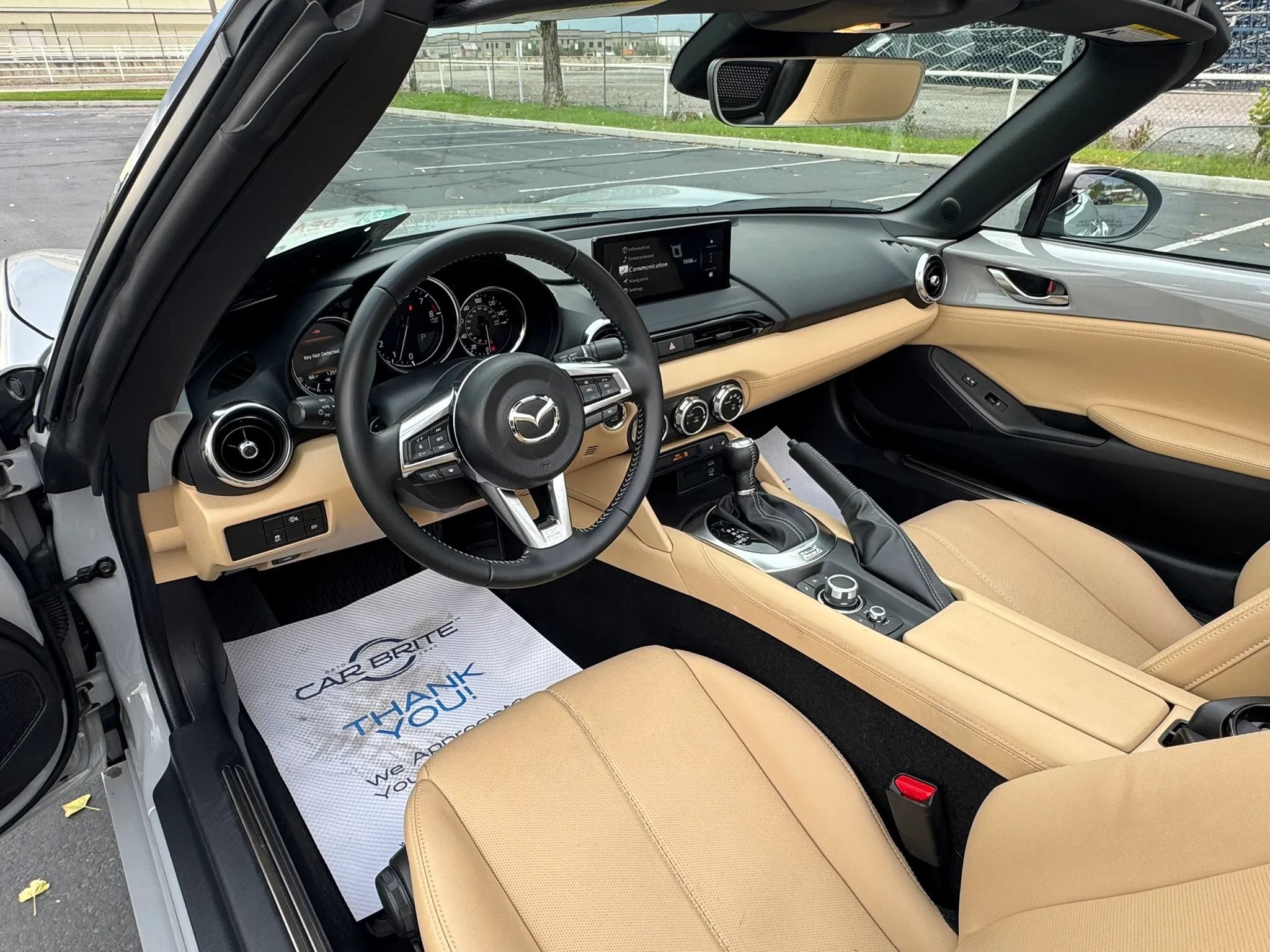 Used 2024 MAZDA MX-5 Miata Grand Touring w/ Appearance Package RWD image 15