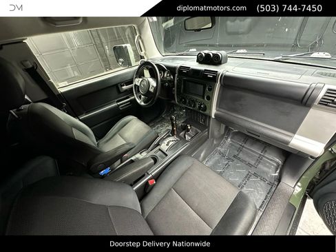 Used 2014 Toyota FJ Cruiser 4WD image 17