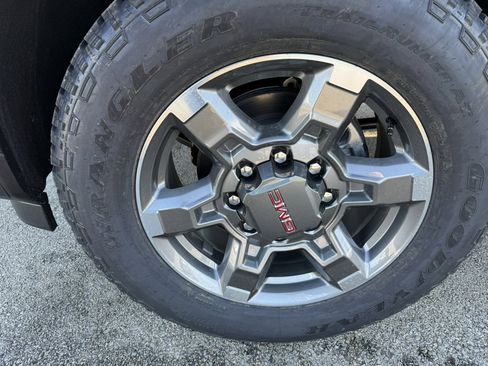 New 2026 GMC Sierra 2500 SLE w/ SLE Value Package; image 9