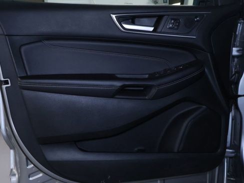 Used 2024 Ford Edge Titanium image 12